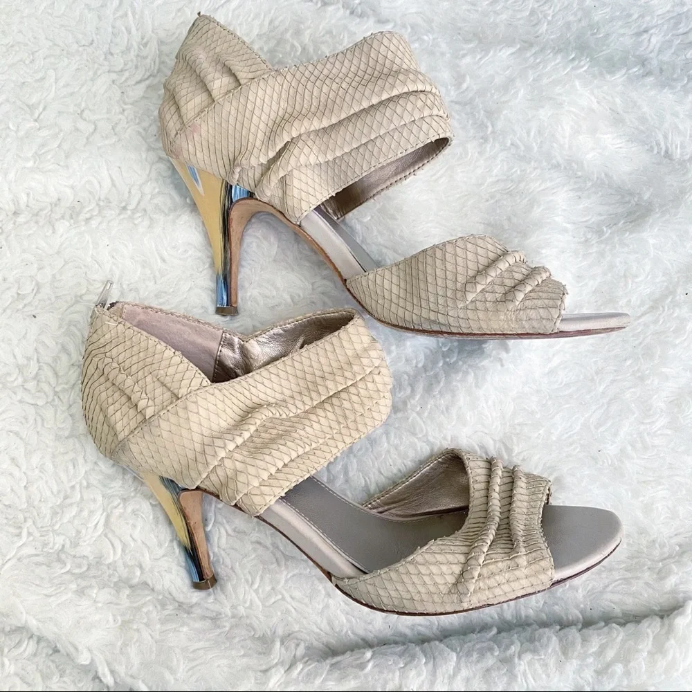 Isola Nude Woven Leather Heels Sandals Size 8.5 Open Toe